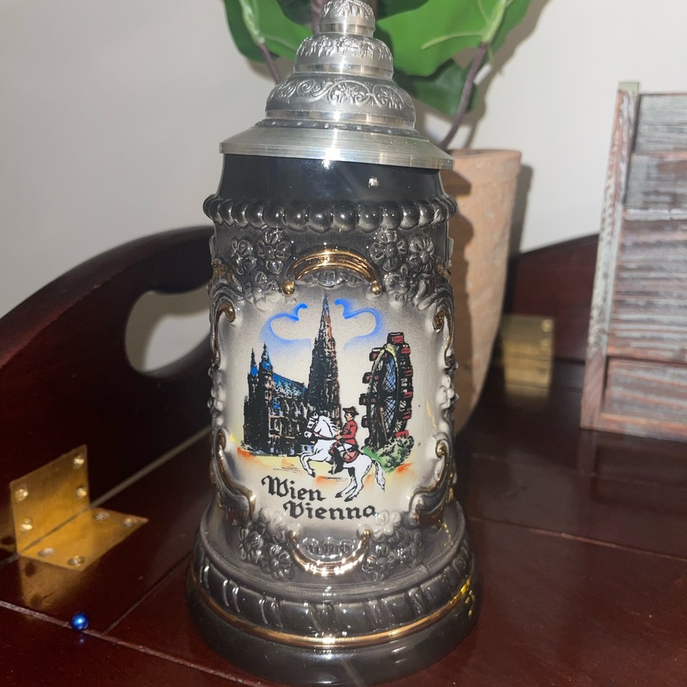NWT king german Vienna Souvenir Beer Stein with Silver Lid